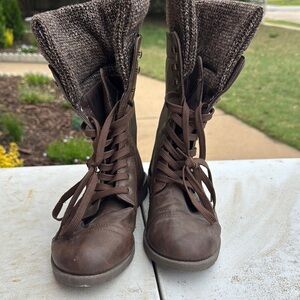 Brown Lace-Up Women's Boots